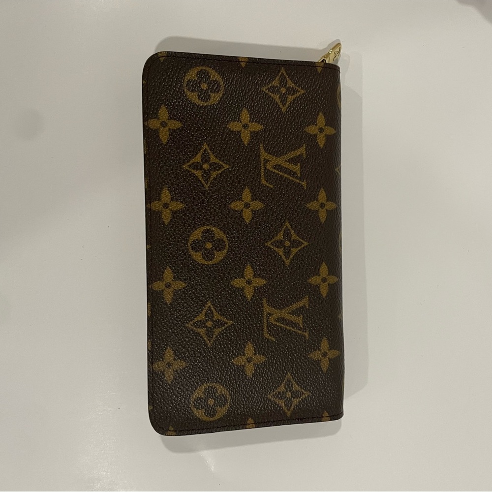 Louis Vuitton's iconic Zippy Organizer